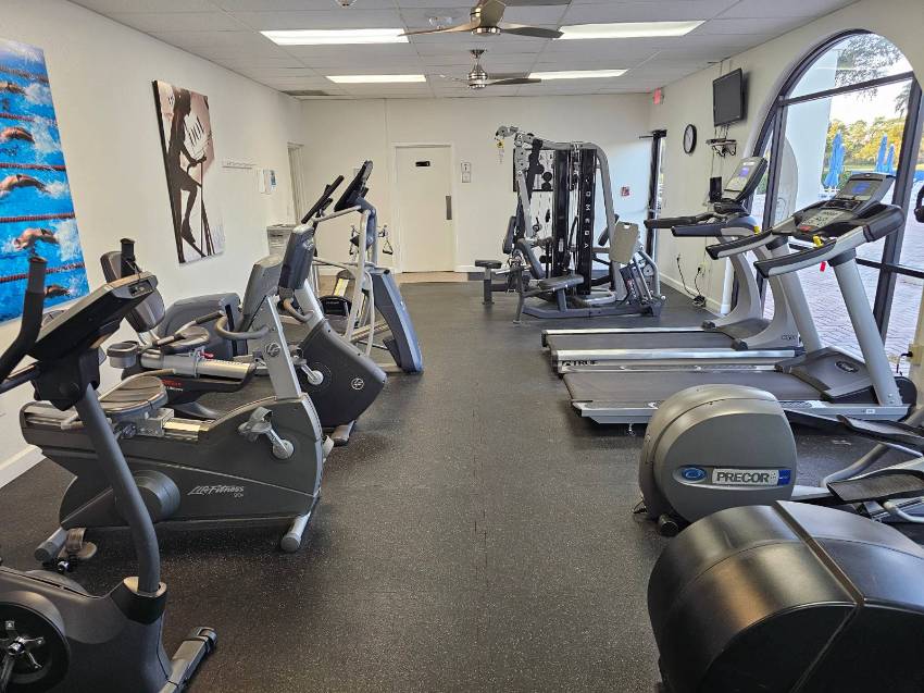 1436 Champion Dr a Lakeland, FL Mobile or Manufactured Home for Sale