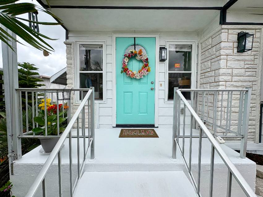 966 Sand Cay E a Venice, FL Mobile or Manufactured Home for Sale