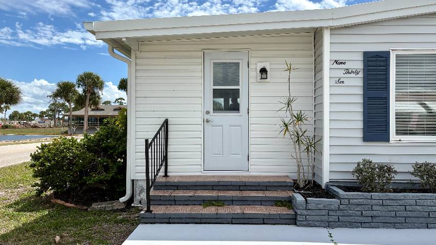 936 Xanadu a Venice, FL Mobile or Manufactured Home for Sale