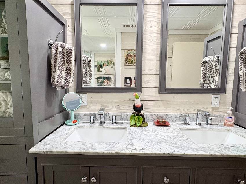 1239 N Indies Circle a Venice, FL Mobile or Manufactured Home for Sale