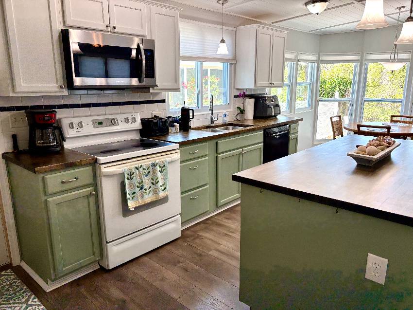 1250 N Indies Circle a Venice, FL Mobile or Manufactured Home for Sale