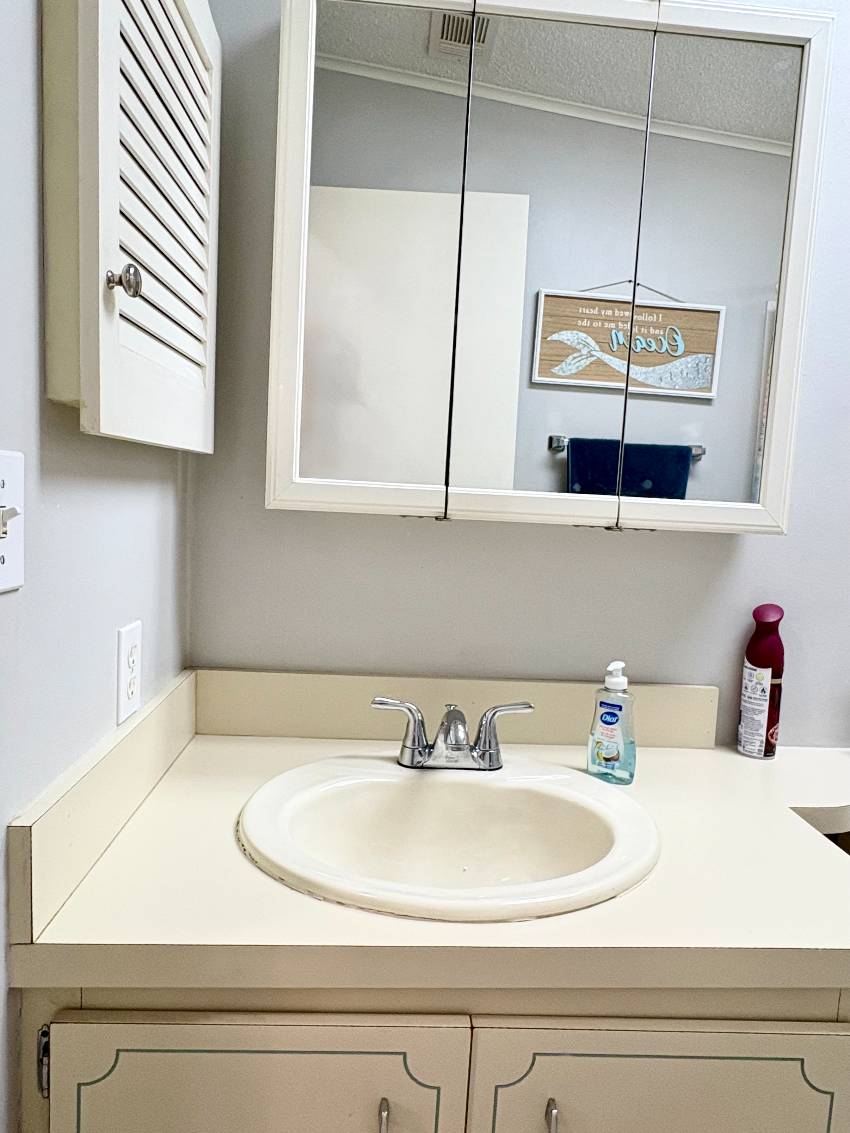 1250 N Indies Circle a Venice, FL Mobile or Manufactured Home for Sale