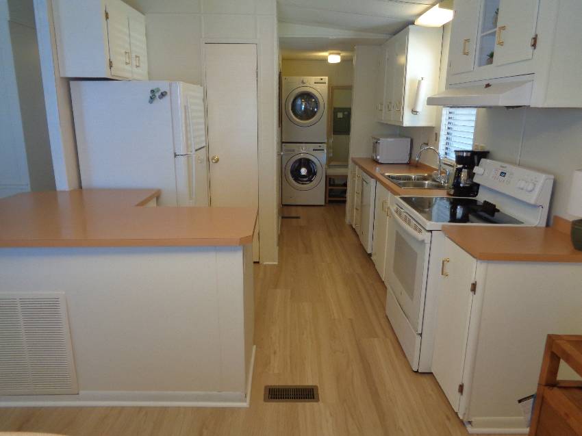 1461 Gladiola Dr a Lakeland, FL Mobile or Manufactured Home for Sale