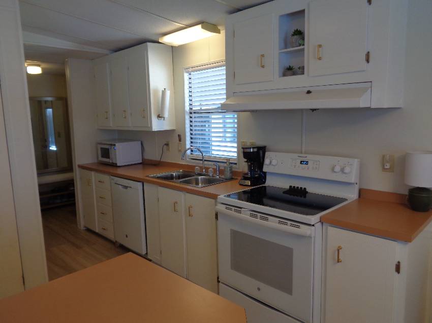 1461 Gladiola Dr a Lakeland, FL Mobile or Manufactured Home for Sale