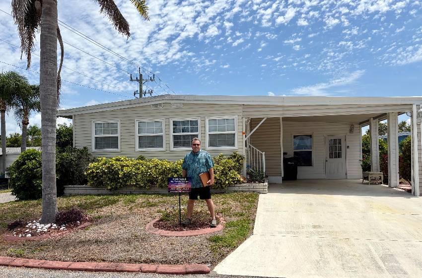 458 Zacapa:  This Is An Ideal Snowbird Getaway Home, Priced To Sell Quick a Venice, FL Mobile or Manufactured Home for Sale