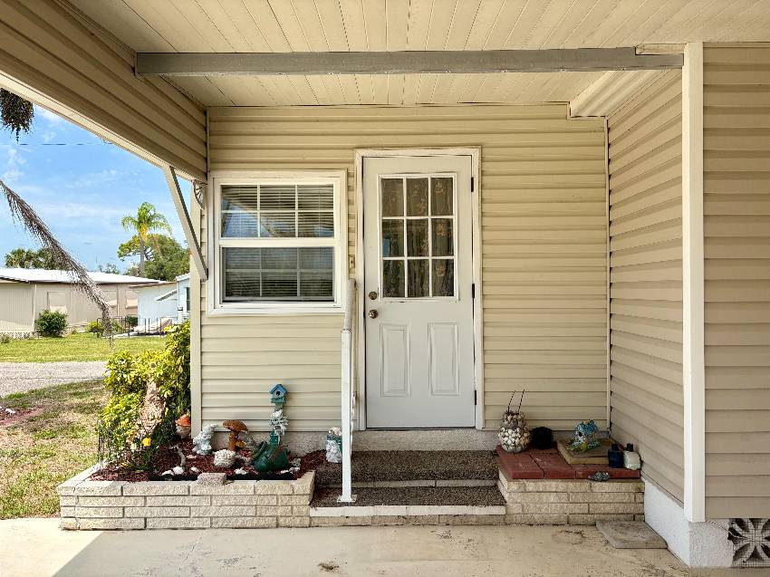 458 Zacapa:  This Is An Ideal Snowbird Getaway Home, Priced To Sell Quick a Venice, FL Mobile or Manufactured Home for Sale