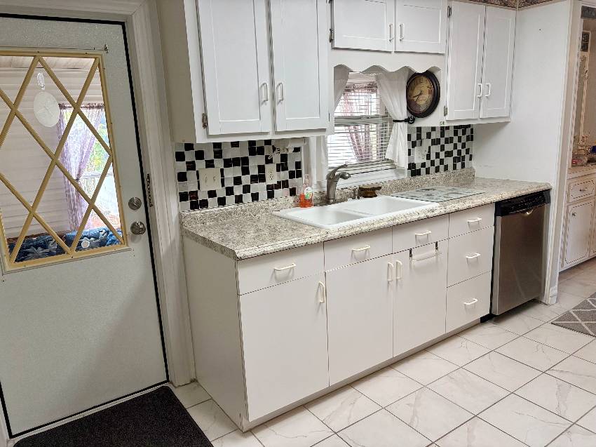458 Zacapa:  This Is An Ideal Snowbird Getaway Home, Priced To Sell Quick a Venice, FL Mobile or Manufactured Home for Sale
