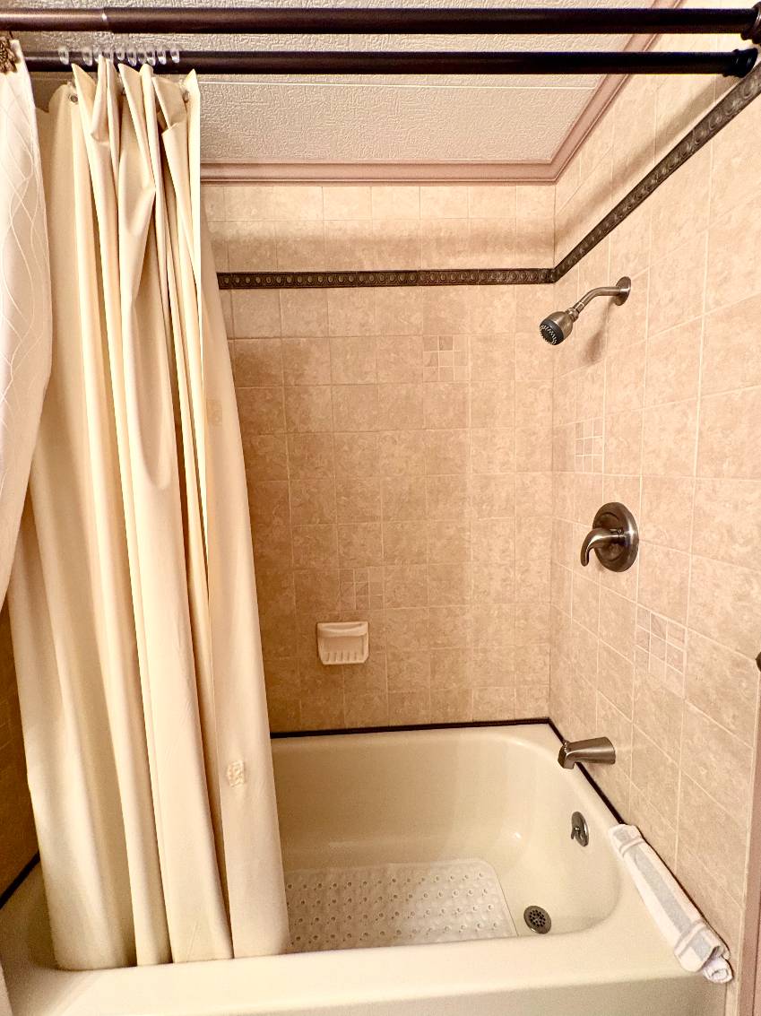 458 Zacapa:  This Is An Ideal Snowbird Getaway Home, Priced To Sell Quick a Venice, FL Mobile or Manufactured Home for Sale