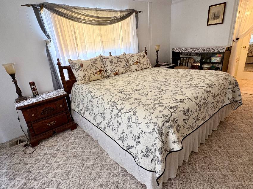 458 Zacapa:  This Is An Ideal Snowbird Getaway Home, Priced To Sell Quick a Venice, FL Mobile or Manufactured Home for Sale