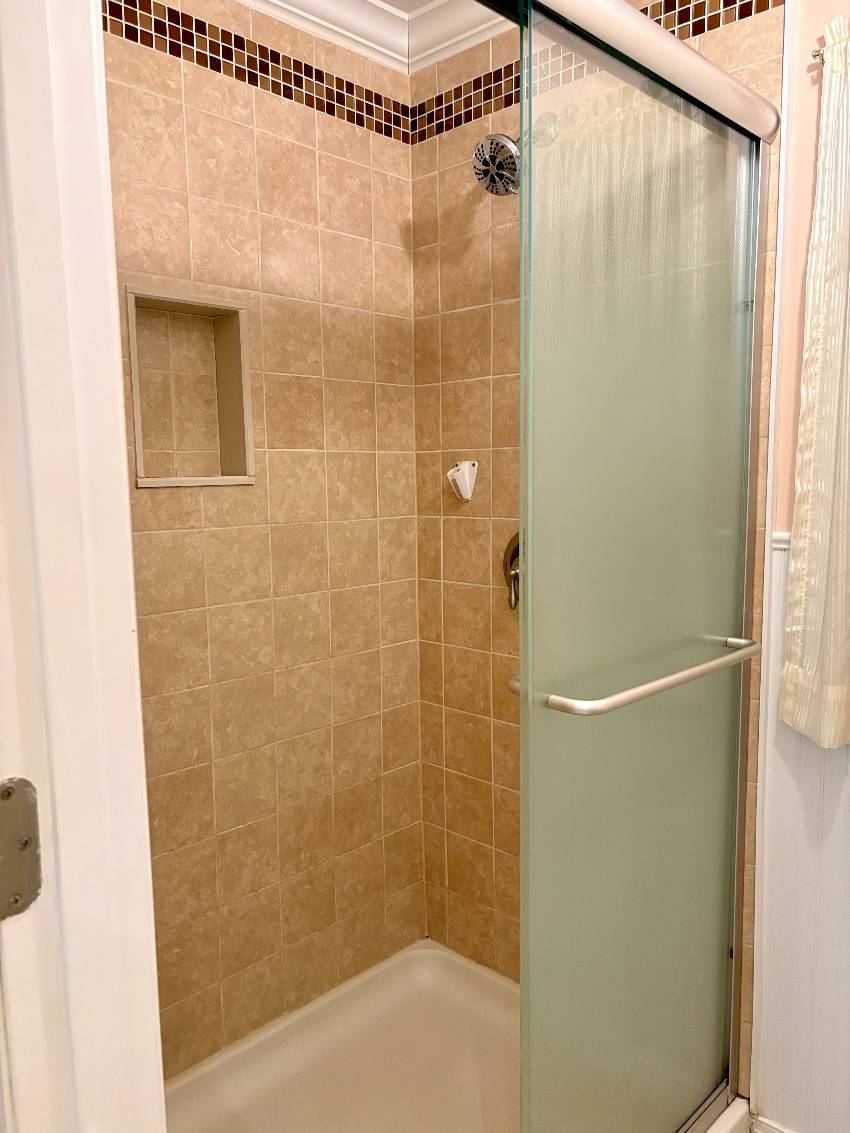 458 Zacapa:  This Is An Ideal Snowbird Getaway Home, Priced To Sell Quick a Venice, FL Mobile or Manufactured Home for Sale