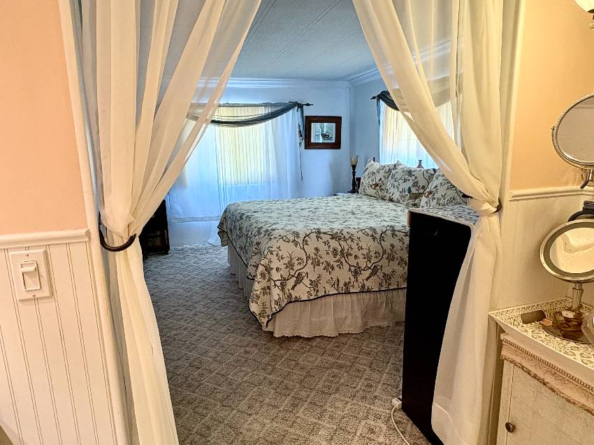 458 Zacapa:  This Is An Ideal Snowbird Getaway Home, Priced To Sell Quick a Venice, FL Mobile or Manufactured Home for Sale