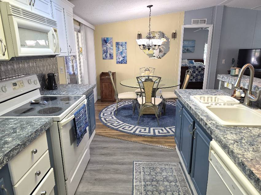 10267 S Ashcroft Terrace a Homosassa, FL Mobile or Manufactured Home for Sale