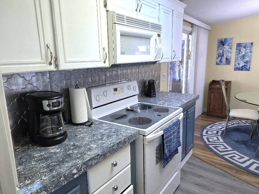 10267 S Ashcroft Terrace a Homosassa, FL Mobile or Manufactured Home for Sale