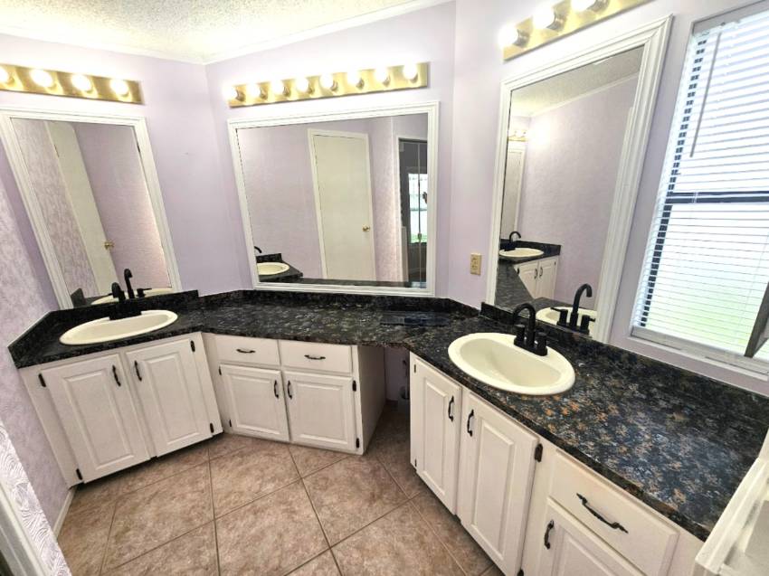 258 Lake Huron Dr a Mulberry, FL Mobile or Manufactured Home for Sale
