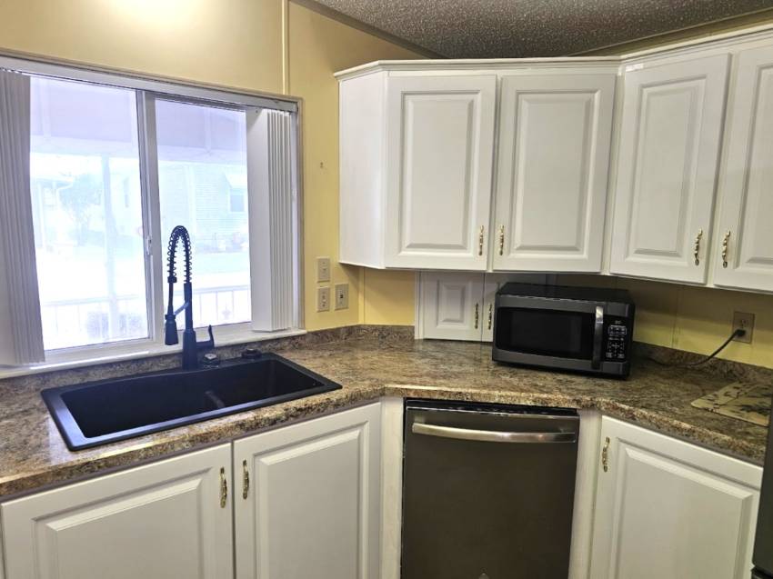 258 Lake Huron Dr a Mulberry, FL Mobile or Manufactured Home for Sale