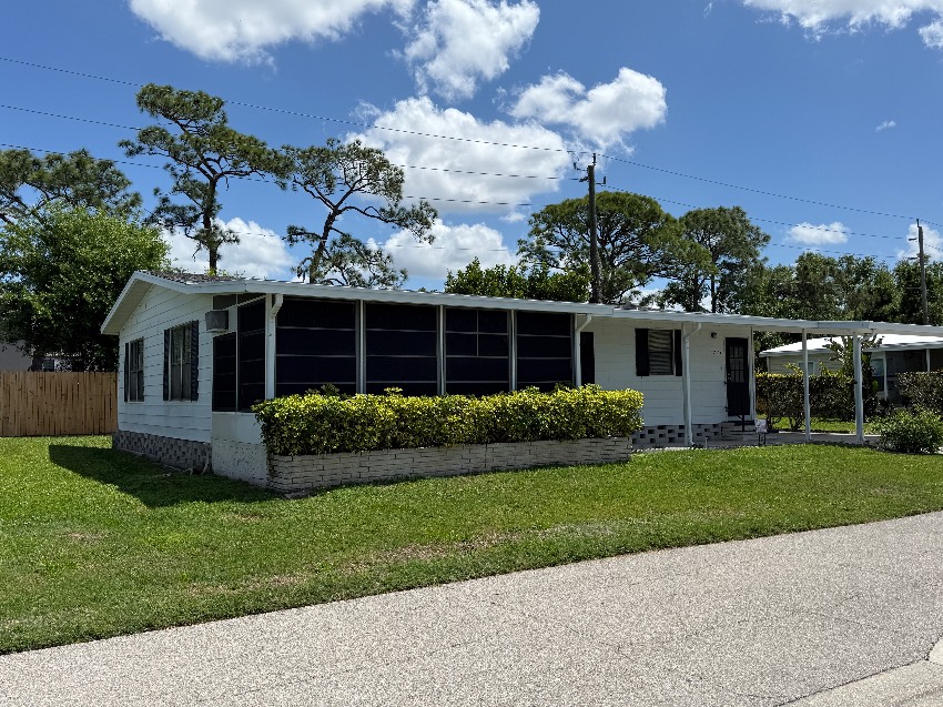 5723 Seven Oaks Dr. a Sarasota, FL Mobile or Manufactured Home for Sale