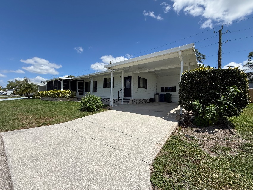 5723 Seven Oaks Dr. a Sarasota, FL Mobile or Manufactured Home for Sale