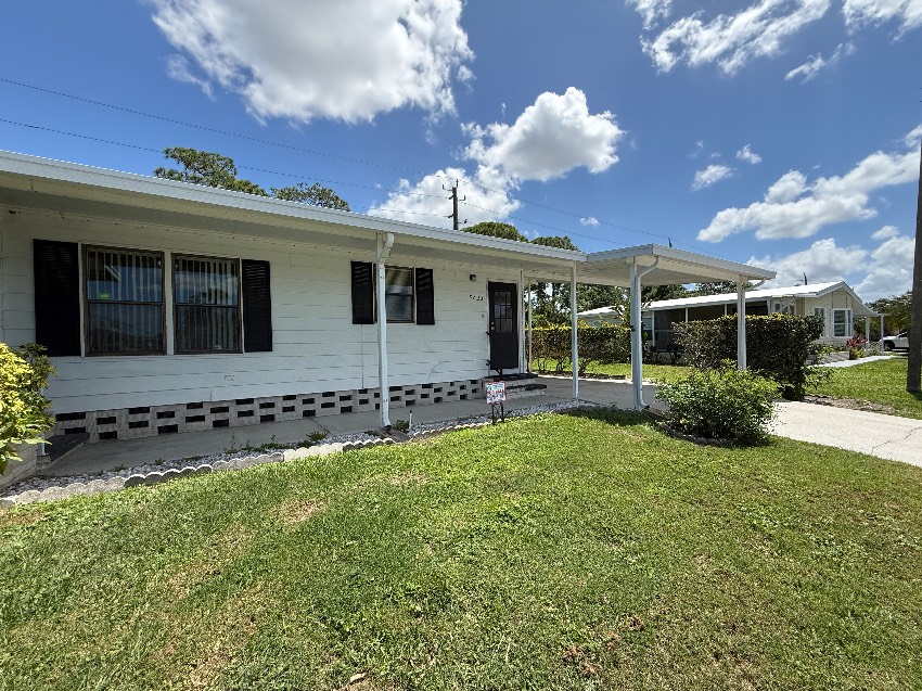 5723 Seven Oaks Dr. a Sarasota, FL Mobile or Manufactured Home for Sale