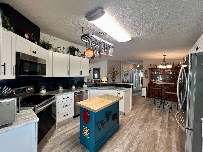 105 Palm Ln E a Parrish, FL Mobile or Manufactured Home for Sale
