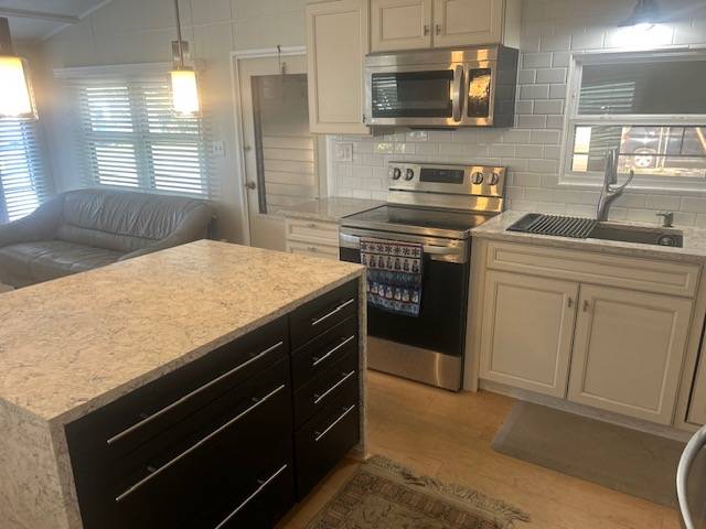 5059 Mobile Ranch Loop a Dade City, FL Mobile or Manufactured Home for Sale