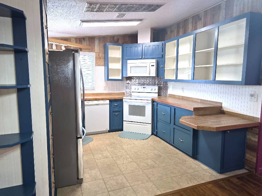 36107 Overlook Dr a Dade City, FL Mobile or Manufactured Home for Sale