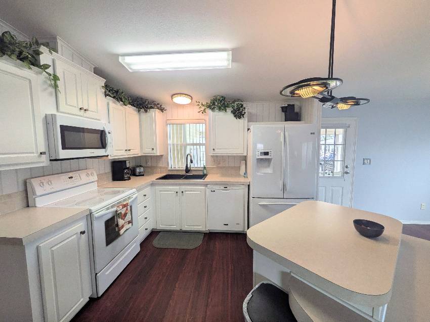 1071 Donegan Rd Lot 1136 a Largo, FL Mobile or Manufactured Home for Sale