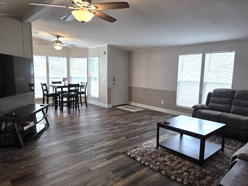 11625 Pierview Rd a Dade City, FL Mobile or Manufactured Home for Sale