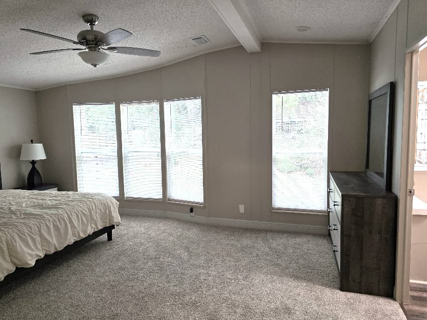11625 Pierview Rd a Dade City, FL Mobile or Manufactured Home for Sale