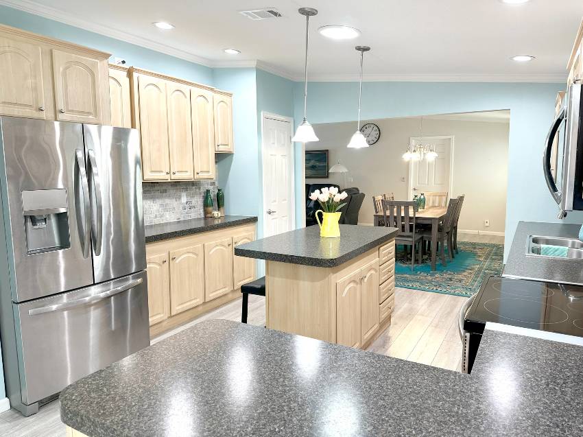 6982 W Leonshire Lane a Homosassa, FL Mobile or Manufactured Home for Sale