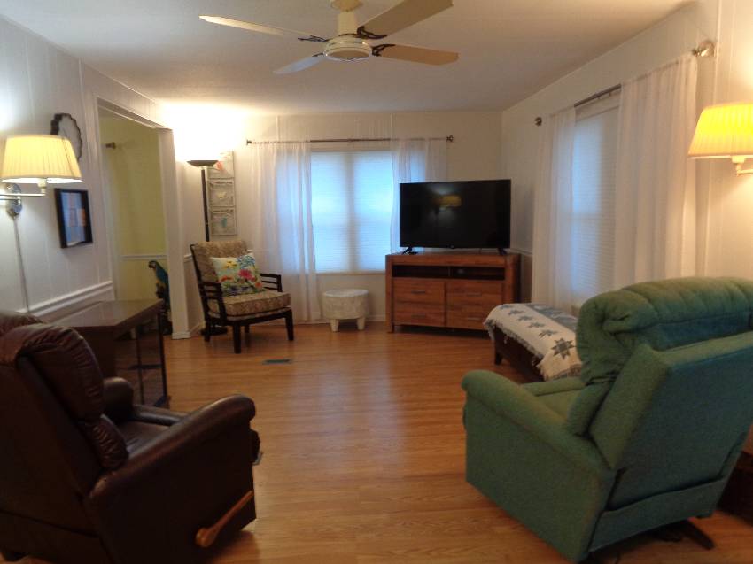 323 Lighthouse Way a Lakeland, FL Mobile or Manufactured Home for Sale