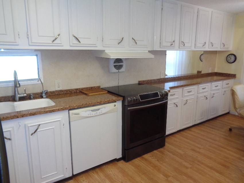 323 Lighthouse Way a Lakeland, FL Mobile or Manufactured Home for Sale