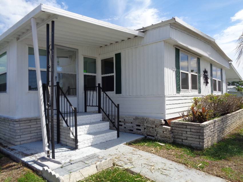 323 Lighthouse Way a Lakeland, FL Mobile or Manufactured Home for Sale