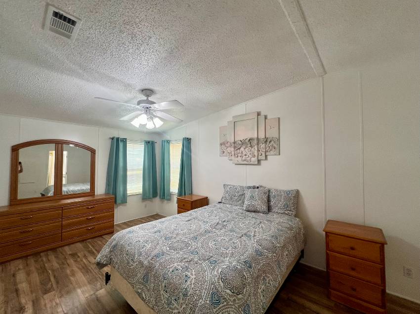 9814 Sucia Circle a Parrish, FL Mobile or Manufactured Home for Sale