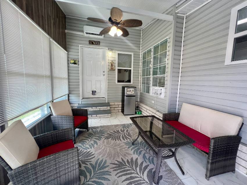 9814 Sucia Circle a Parrish, FL Mobile or Manufactured Home for Sale