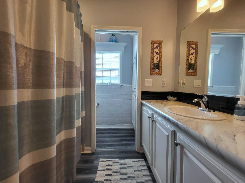 5523 Yarmouth Lane a Sarasota, FL Mobile or Manufactured Home for Sale