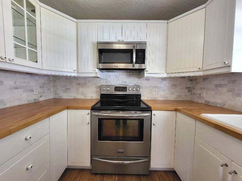 2110 Fremont Dr a Sarasota, FL Mobile or Manufactured Home for Sale