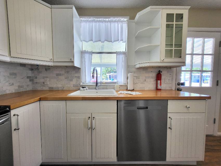 2110 Fremont Dr a Sarasota, FL Mobile or Manufactured Home for Sale