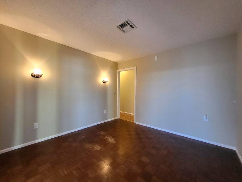 2110 Fremont Dr a Sarasota, FL Mobile or Manufactured Home for Sale