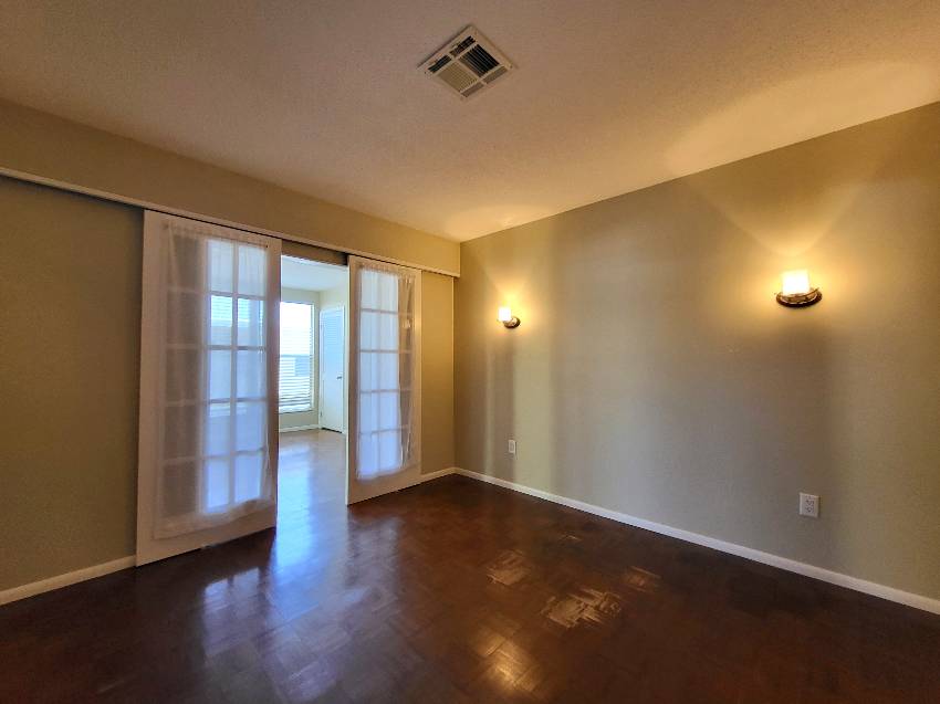 2110 Fremont Dr a Sarasota, FL Mobile or Manufactured Home for Sale