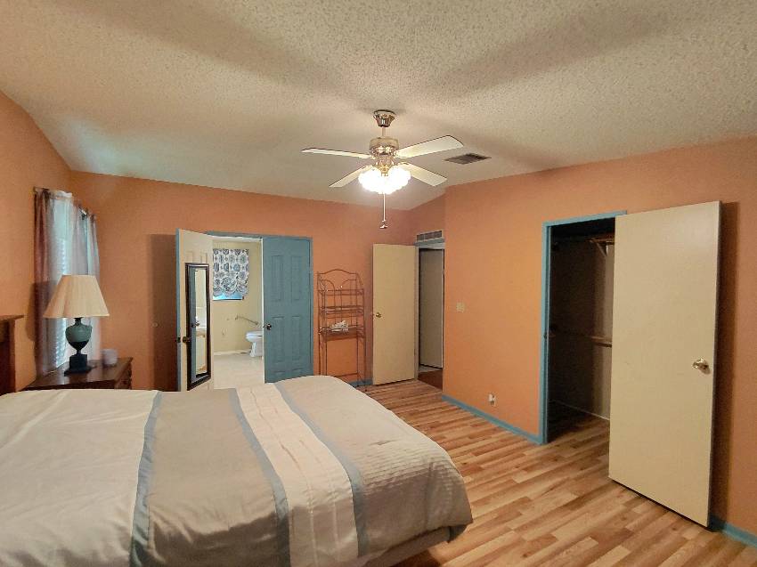 6253 Laramie Loop a Zephyrhills, FL Mobile or Manufactured Home for Sale