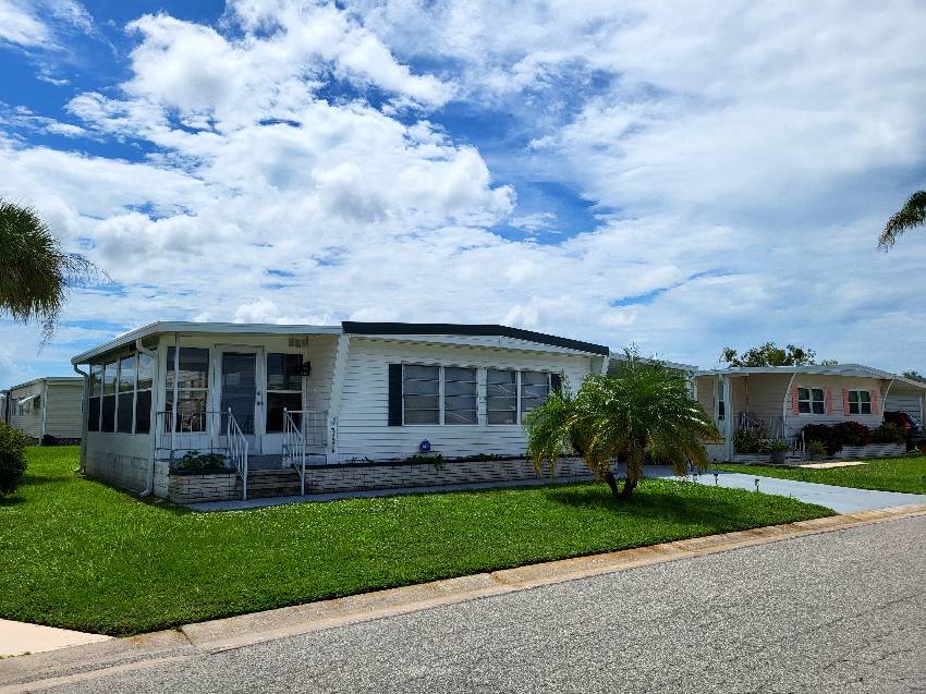 2324 Fremont Dr a Sarasota, FL Mobile or Manufactured Home for Sale