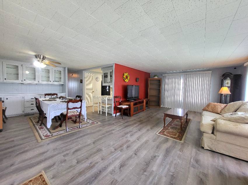 2324 Fremont Dr a Sarasota, FL Mobile or Manufactured Home for Sale