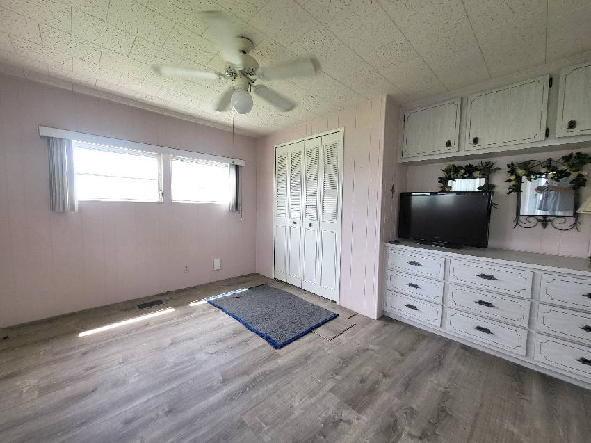 2324 Fremont Dr a Sarasota, FL Mobile or Manufactured Home for Sale