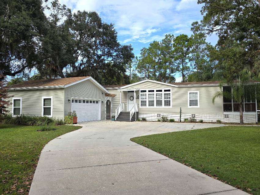 8344 W Charmaine Dr a Homosassa, FL Mobile or Manufactured Home for Sale