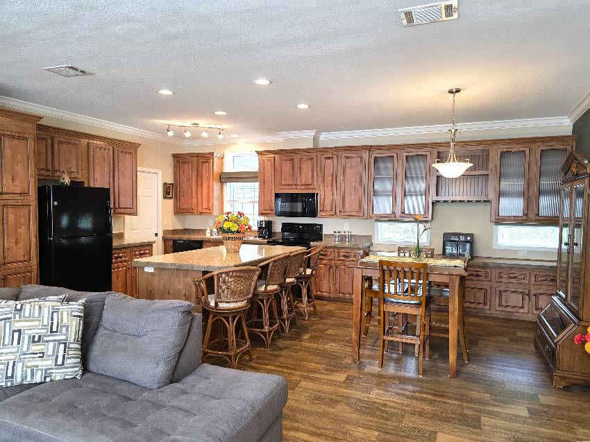8344 W Charmaine Dr a Homosassa, FL Mobile or Manufactured Home for Sale