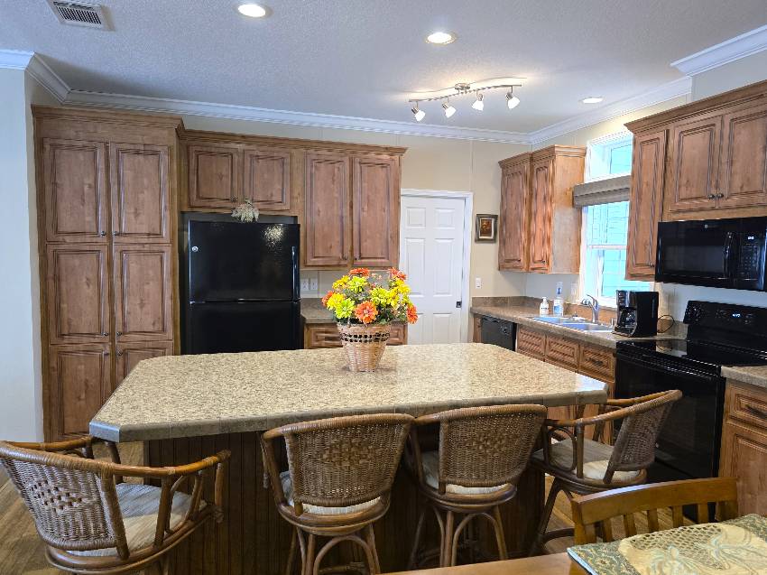 8344 W Charmaine Dr a Homosassa, FL Mobile or Manufactured Home for Sale