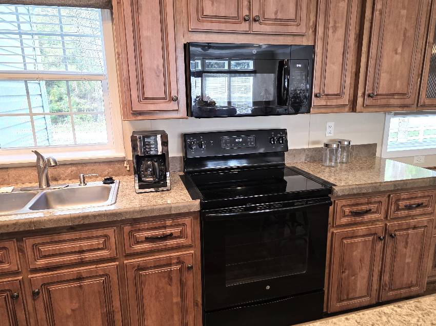 8344 W Charmaine Dr a Homosassa, FL Mobile or Manufactured Home for Sale