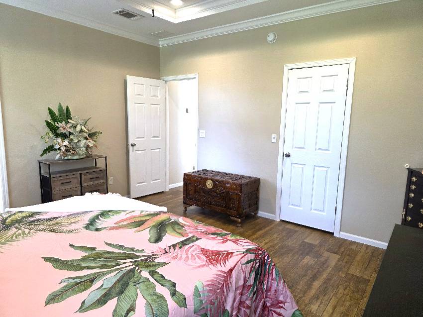 8344 W Charmaine Dr a Homosassa, FL Mobile or Manufactured Home for Sale