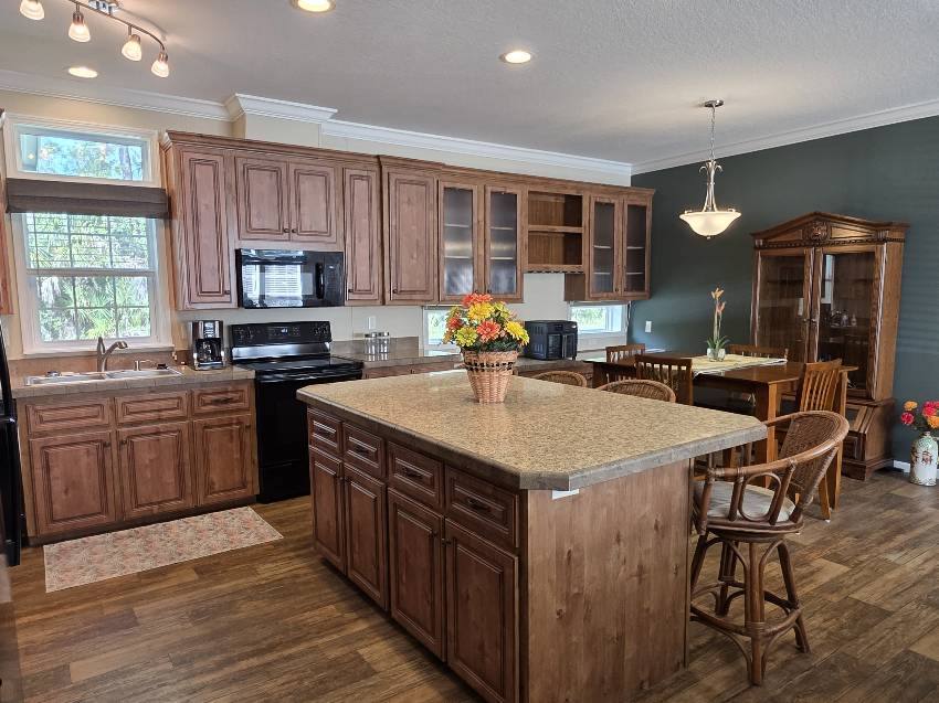 8344 W Charmaine Dr a Homosassa, FL Mobile or Manufactured Home for Sale