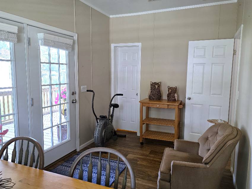 8344 W Charmaine Dr a Homosassa, FL Mobile or Manufactured Home for Sale
